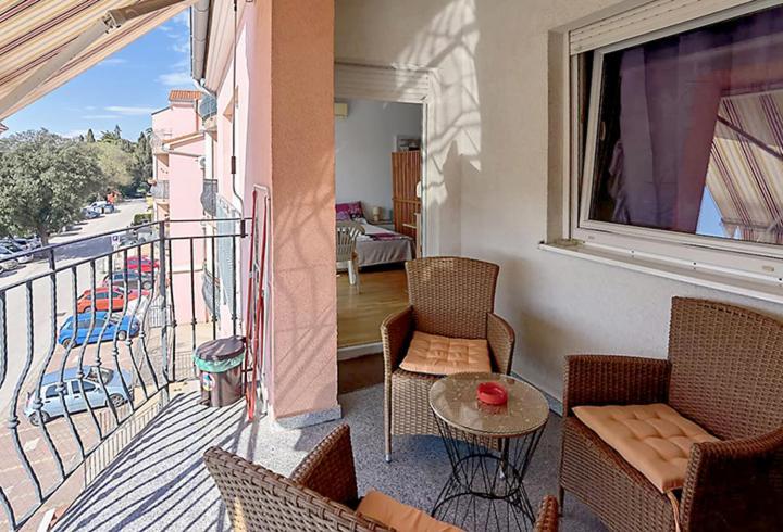 Lungo Mare Apartment With Terrace Pula Extérieur photo
